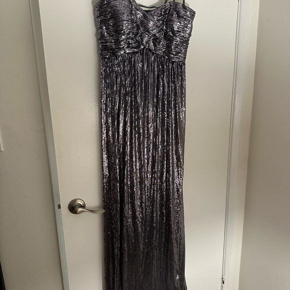 Beautiful silver sequin dress - Picture 4 of 6